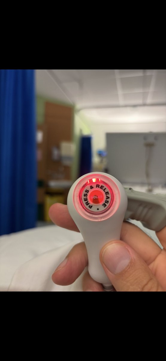 Wróciłem z piekła,wycięte Jelito grube.Ból trudny do opisania. próbowali laparoskopii jednak guz zbyt rozległy. Brzuch pocięty w kilku miejscach , nawet w pępku mam nową siatkę bo potrzebowali również tego dostępu . Jako kompletny laik zdziwiłem się że rany mam sklejone . Boliii