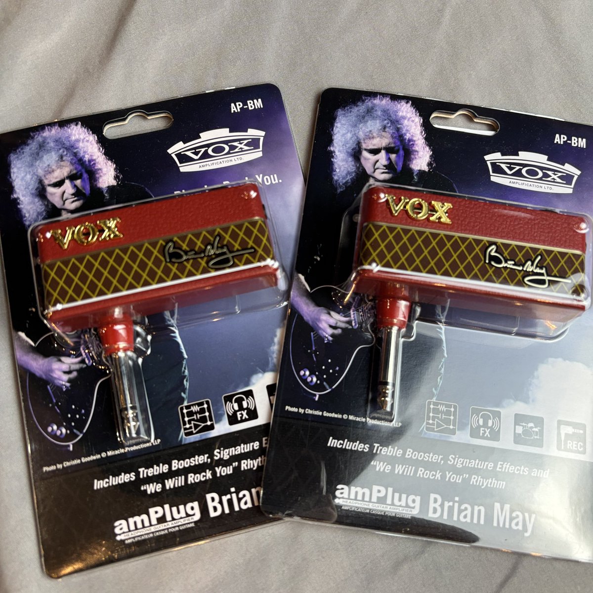 shima_tendo's tweet photo. 【新商品入荷】
VOX amPlug Brian May
入荷しました❗️
ロック史を代表するギターサウンドをあなたの手で再現できる!
いつでもどこでもお手軽に楽しめます
バッキングリズムも搭載で、名曲をジャムってみよう‼️
#VOX #amPlug #BrianMay https://t.co/sb3u6oK6KV