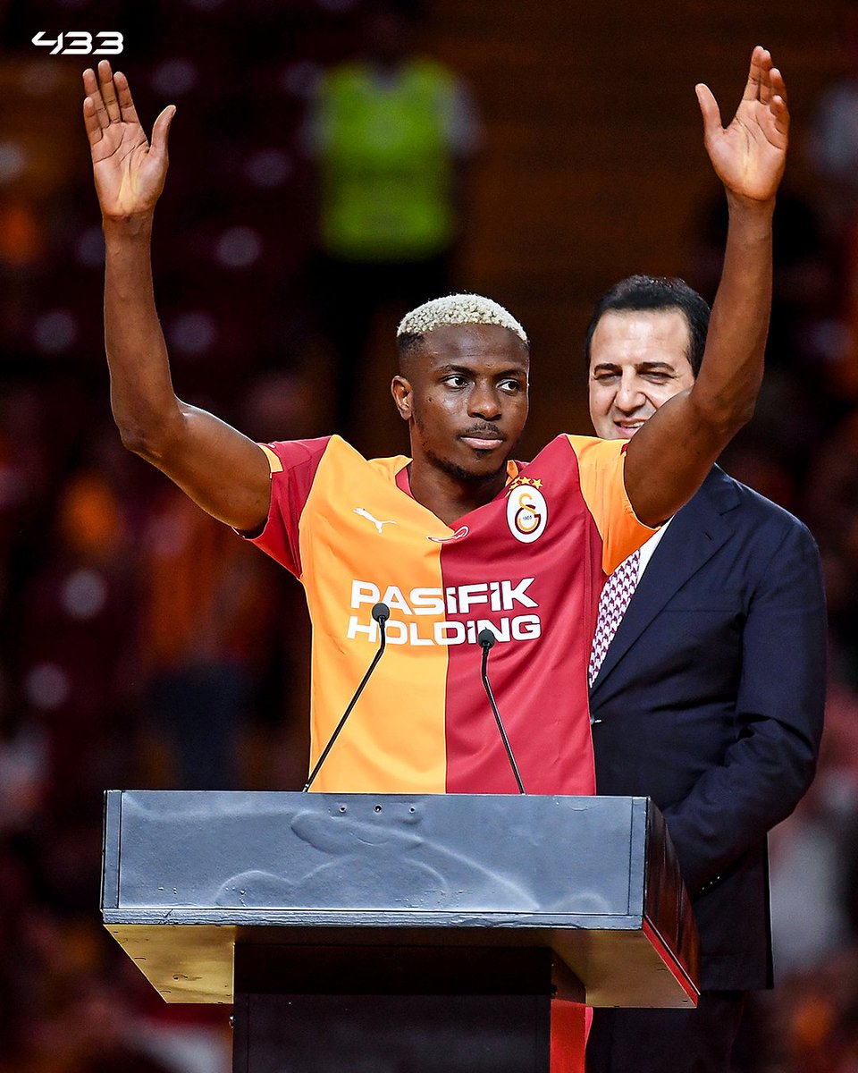 𝐓𝐡𝐞 𝐥𝐢𝐨𝐧𝐬 𝐡𝐚𝐯𝐞 𝐥𝐚𝐧𝐝𝐞𝐝 🦁🦁

Galatasaray introduced Osimhen and Sané to their fans at RAMS Park before their friendly 🆚 Lazio 🟡🔴👋

📸 <a href="/GalatasaraySK/">Galatasaray SK</a>