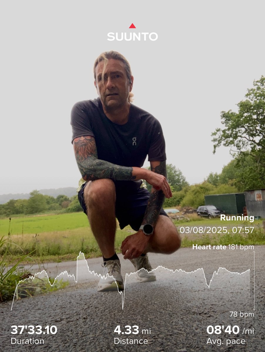 kenda11fella's tweet photo. 4 mile body loosening mission this morning with Paradise Slaves for company. You’ll find me on the sofa with a book for the rest of the day. #Heavymetalrunner #runner #fitnessmotivation #runonclouds #runningpunks https://t.co/MkQU2ruxIp