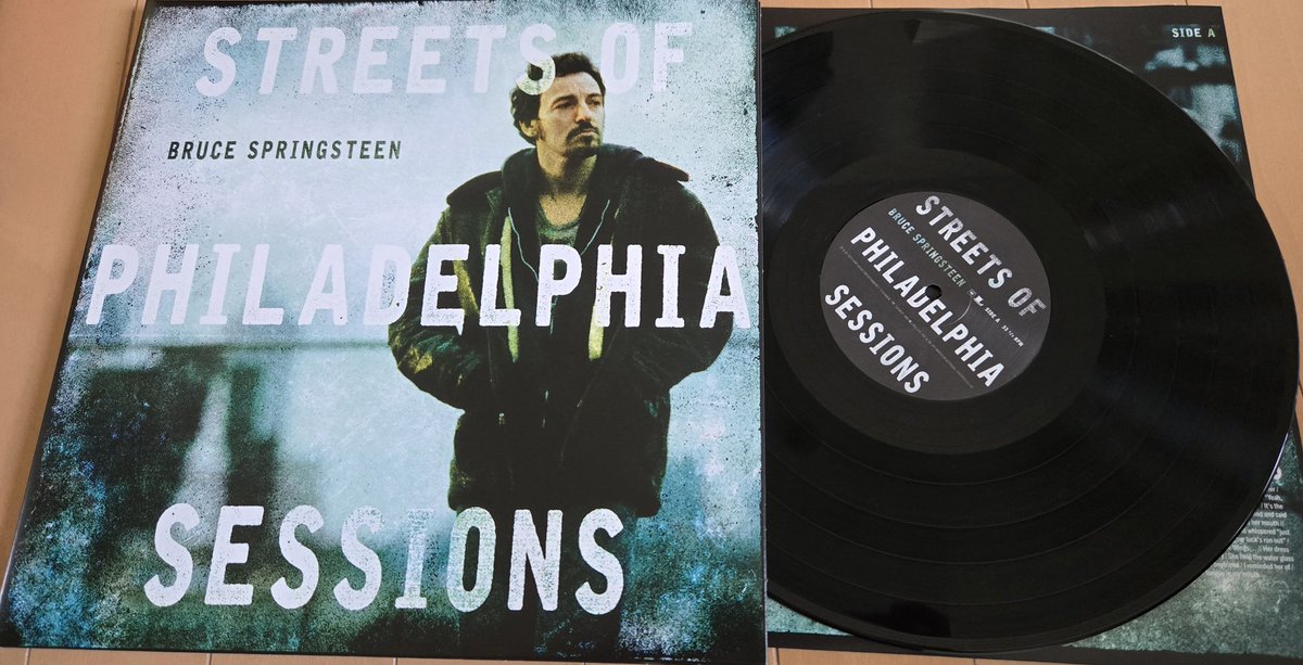 RiotCityBlues77's tweet photo. ブルース・スプリングスティーン『STREETS OF PHILADELPHIA SESSIONS』『TRACKSⅡ』2枚目。93年に飛ぶのね。
#BruceSpringsteen
#ブルーススプリングスティーン #StreetsOfPhiladelphia
#アナログレコード https://t.co/ux7fNQp9pe