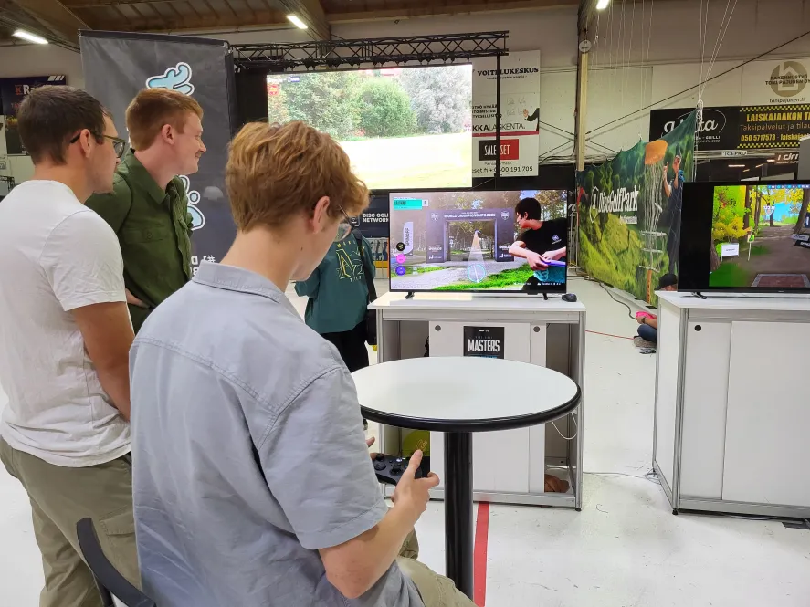 We'll still be at Disc Golf Worlds today!

Here's a small sneak peek of 3 new holes that are coming next week in celebration to the World Championships 👀
Come try them out if you're in Nokia!

#PDGA #DiscGolfWorlds #DiscGolfChampionship