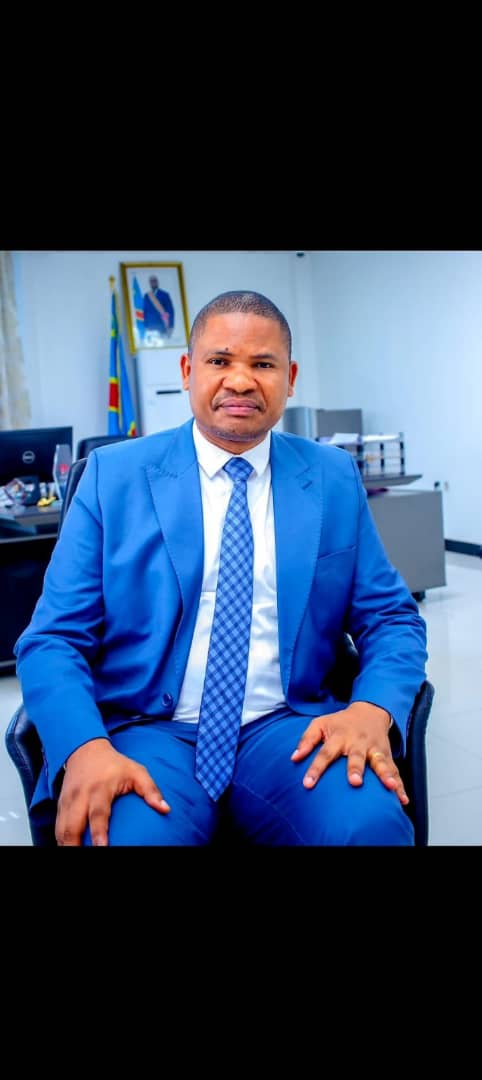 ksi50352's tweet photo. L'espoir de la province du Haut Katanga son Excellence Martin kazembe shula mwana mayo. https://t.co/PndPq9mg17