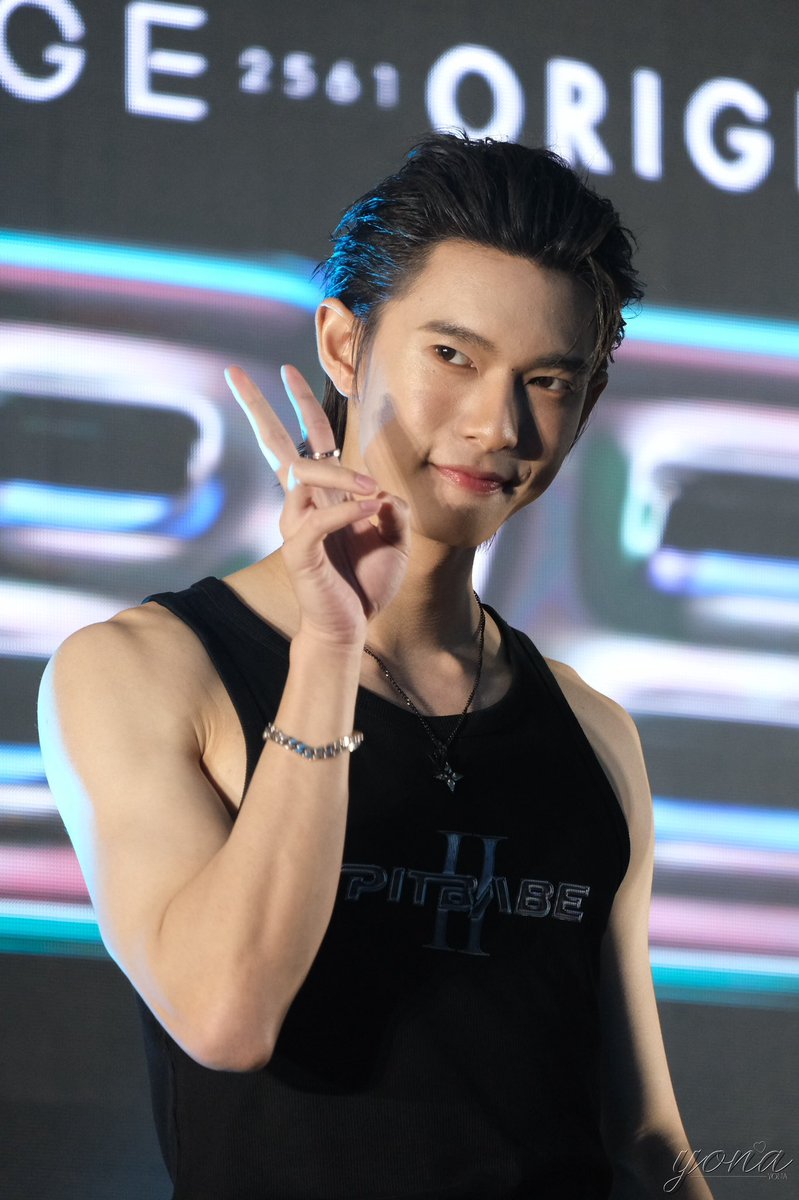 Yona_xinxin's tweet photo. ✌️✌️

#PitBabe2FMinHK
#ppoohkt #PooHHooPers 
@ppoohkt https://t.co/tiu16nDgkn