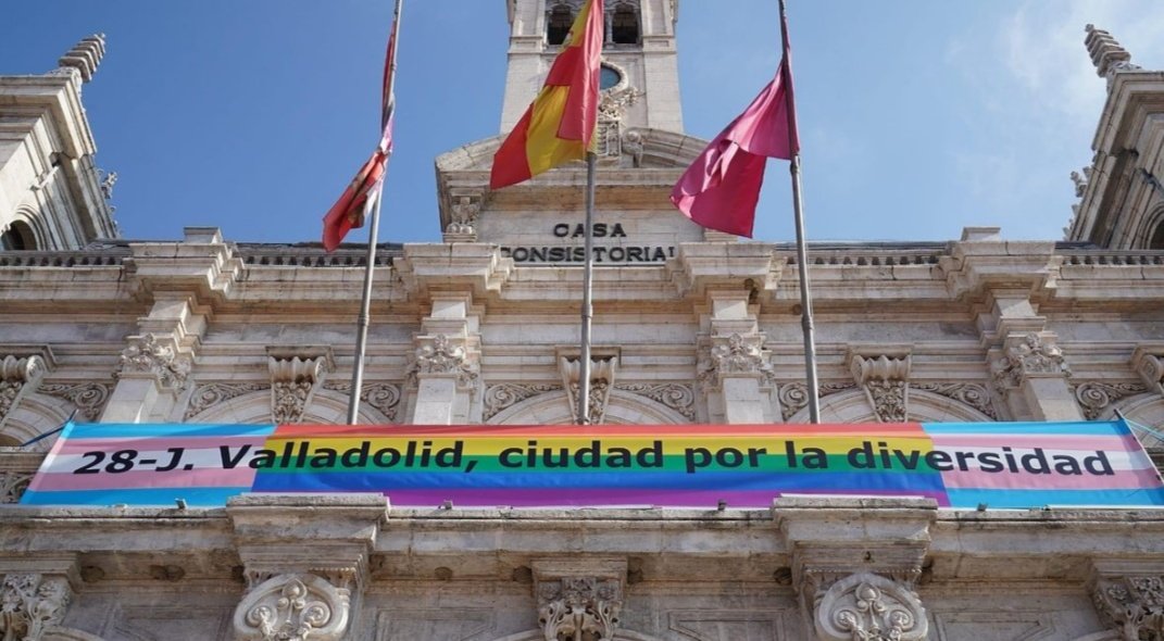 Qué vergüenza para Valladolid.
Ni un paso atrás en la defensa de nuestros derechos y libertades conquistadas, no regaladas. 
👉🏻 La extrema derecha no tolera la diversidad.