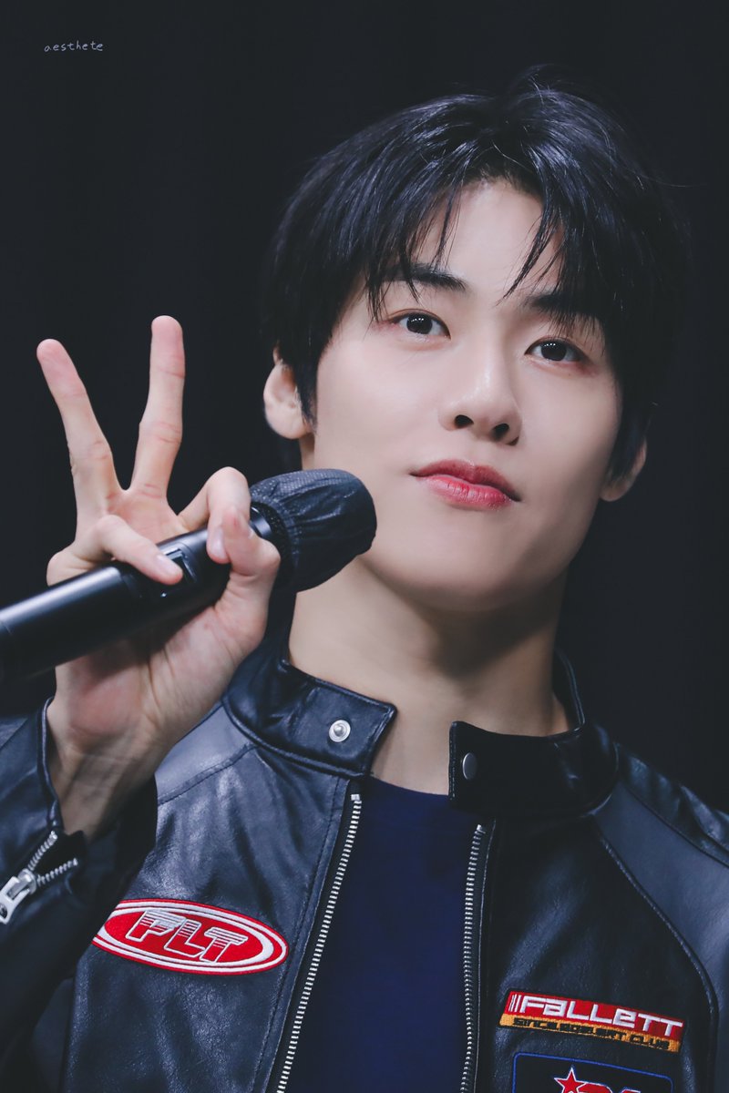 250729 뮤직아트 팬싸
#엔플라잉 #NFlying
#이승협 #LeeSeungHyub
blog.kakaocdn.net/dna/b74KuI/bts…
blog.kakaocdn.net/dna/p3QmD/btsP…