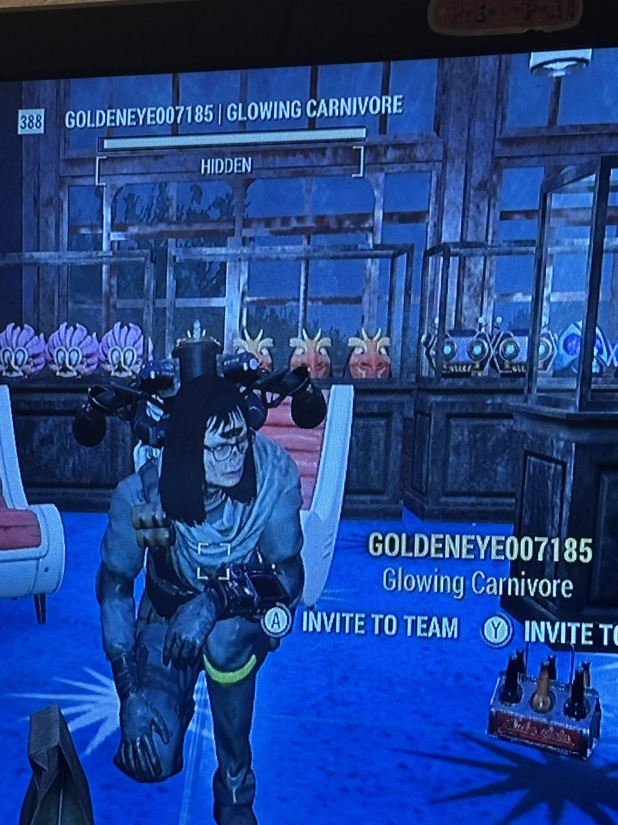 sicksxgee's tweet photo. BEWARE OF SCAMMER
this player scammed me on a trade of glowing masks and blocked me :(
heres my ticket id: 250803-000537
@Fallout @Xbox
@BethesdaSupport @bethesda
#fallout76 #f076 https://t.co/ZxkfVdakKv