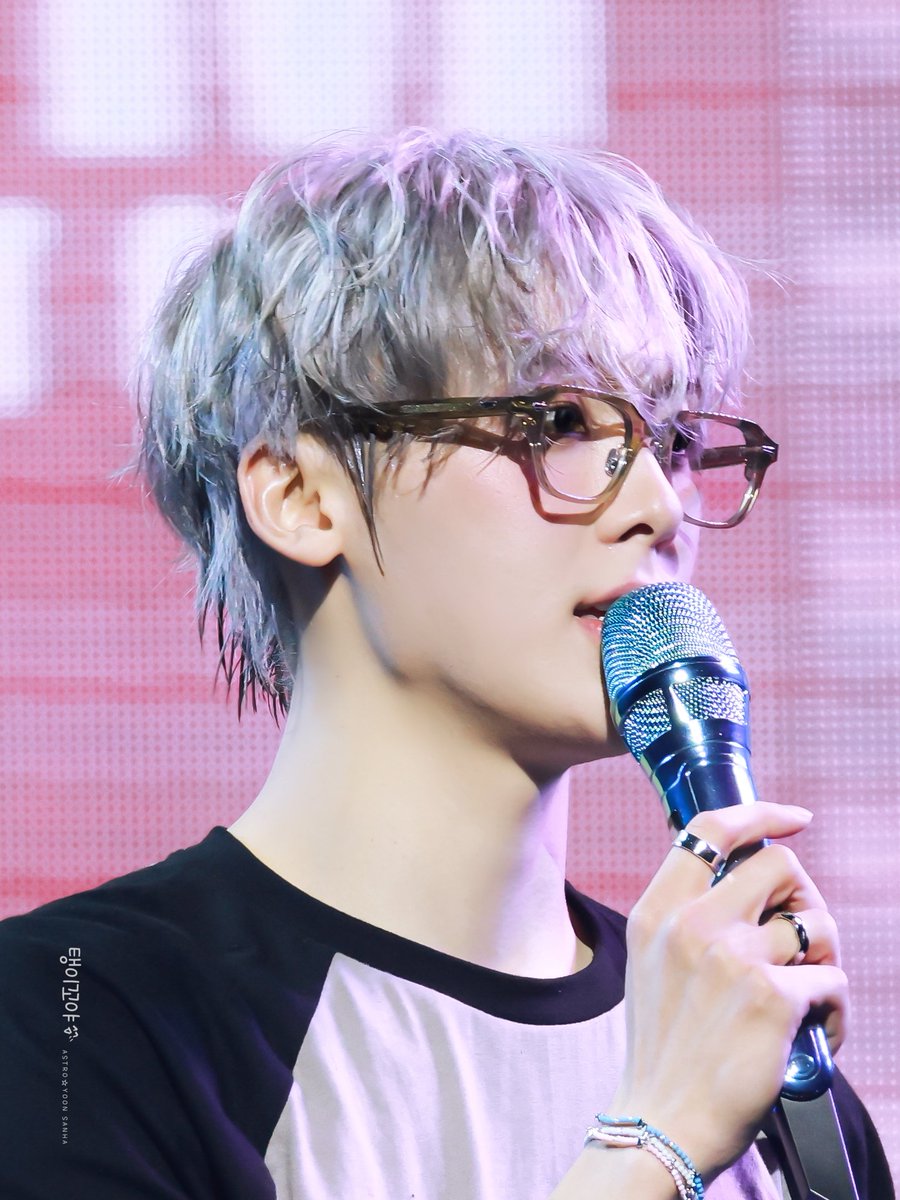 sanha_ggoya's tweet photo. 250802

안경 산하가 너무 예쁜걸🥹

#산하 #윤산하 #YOONSANHA 
#ユンサナ #아스트로 #ASTRO #CHAMELEON #윤산하_너만보여 https://t.co/c6gpBps1K5