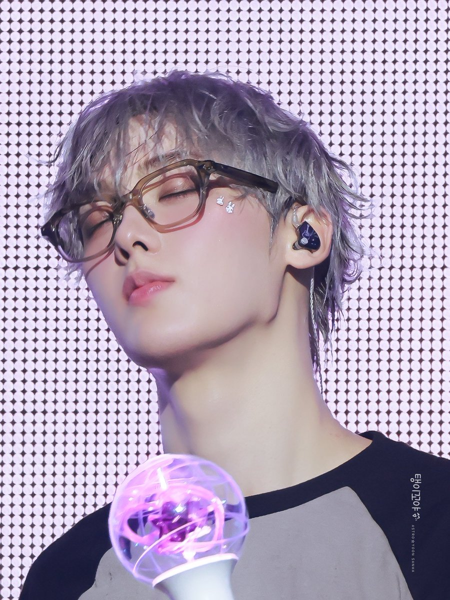 sanha_ggoya's tweet photo. 250802

안경 산하가 너무 예쁜걸🥹

#산하 #윤산하 #YOONSANHA 
#ユンサナ #아스트로 #ASTRO #CHAMELEON #윤산하_너만보여 https://t.co/c6gpBps1K5