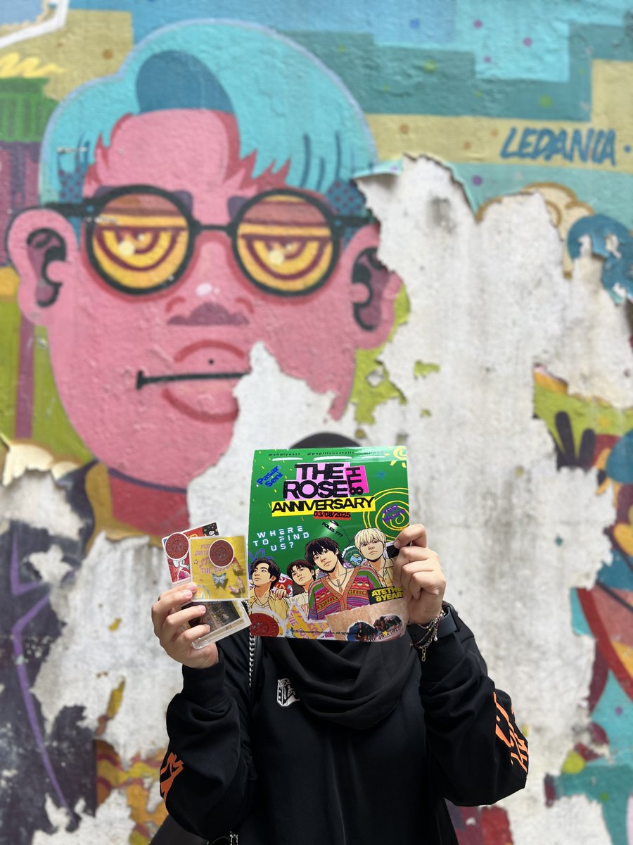 4RosesInTheRain's tweet photo. FIND US ! SPOT US!!

Come ! come and collect stickers from us!!

We are still at Pasar Seni area!! 

#KLForTheRose #TheRose8thAnniversary #TheRose #더로즈 https://t.co/OGbkE8O7cl