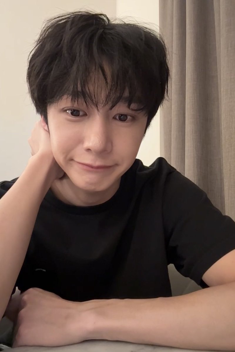 mxwinter__'s tweet photo. 핸섬뽀이 .. https://t.co/YobYTV93FP