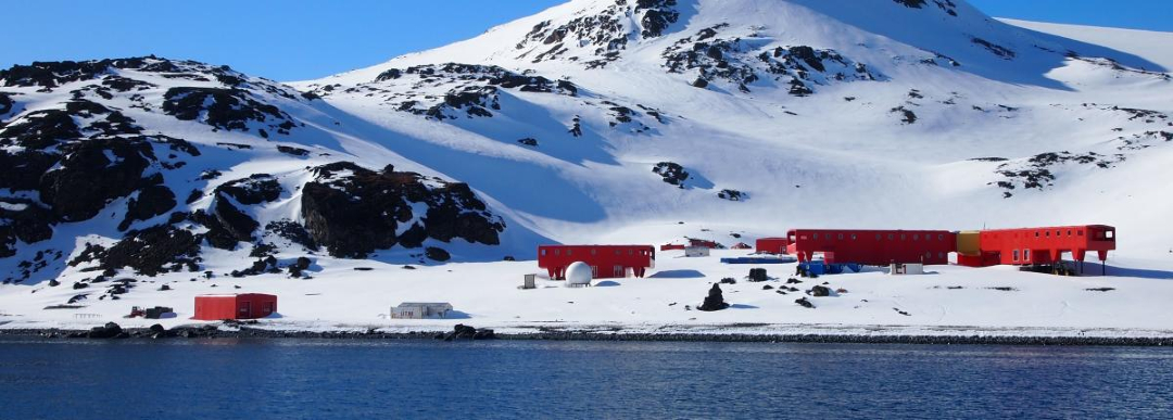 🔬🎨 Este verano descubre la ciencia a través del arte, podcast, lecturas y actividades 

🛰️ El #CSIC cuenta con un banco de recursos para la divulgación y participación ciudadana sobre sus investigaciones: del espacio a la vida en la Antártida

👉 tiny.cc/b06q001