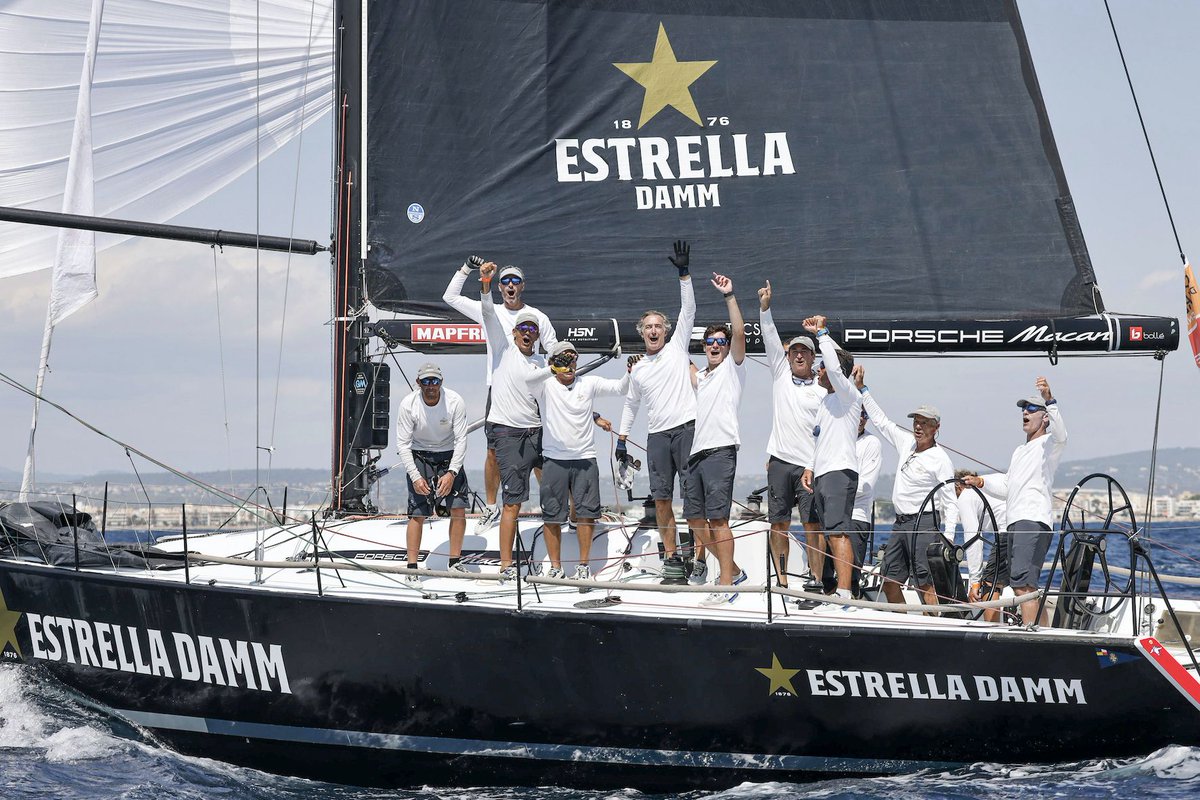 esRadioBaleares's tweet photo. Felicidades a los ganadores de la @CopaReyMAPFRE y especialmente al @EstrellaDammEs cuyos tripulantes Álvaro Fernández y Ricardo Terrades confesaban en @esRadio que quedar entre los 6 primeros ya era un logro. Finalmente, campeones de Europa 🎙️https://t.co/mRK6ZU983a https://t.co/NeaGALzJ3L