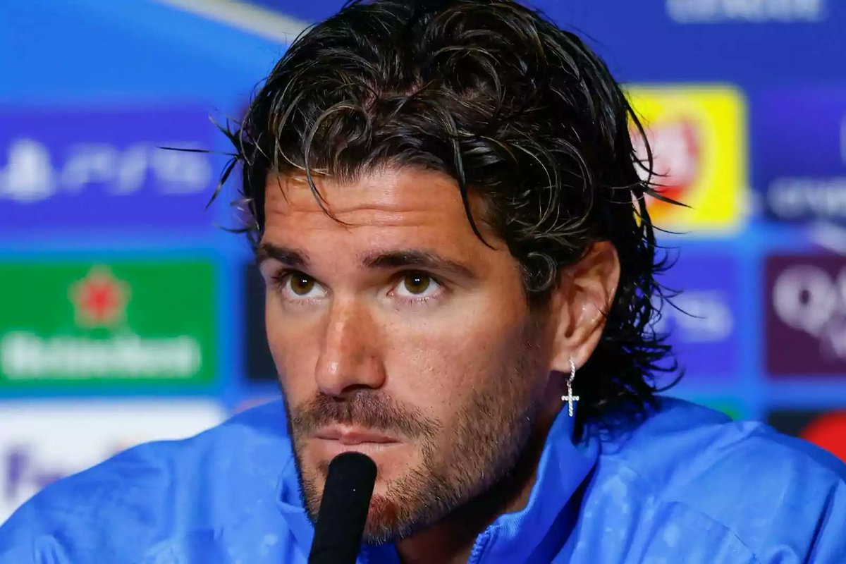 ActuFoutreOff's tweet image. 💣🚨 Rodrigo De Paul 🇦🇷 après la blessure de Messi cette nuit :

« 𝗖𝗛𝗔𝗤𝗨𝗘 𝗙𝗢𝗜𝗦 𝗤𝗨’𝗜𝗟 𝗦𝗘 𝗕𝗟𝗘𝗦𝗦𝗘, 𝗝𝗘 𝗟𝗘 𝗦𝗨𝗖𝗘. 😋
Après il se sent mieux. » 🥰

(@LaureBoulard)