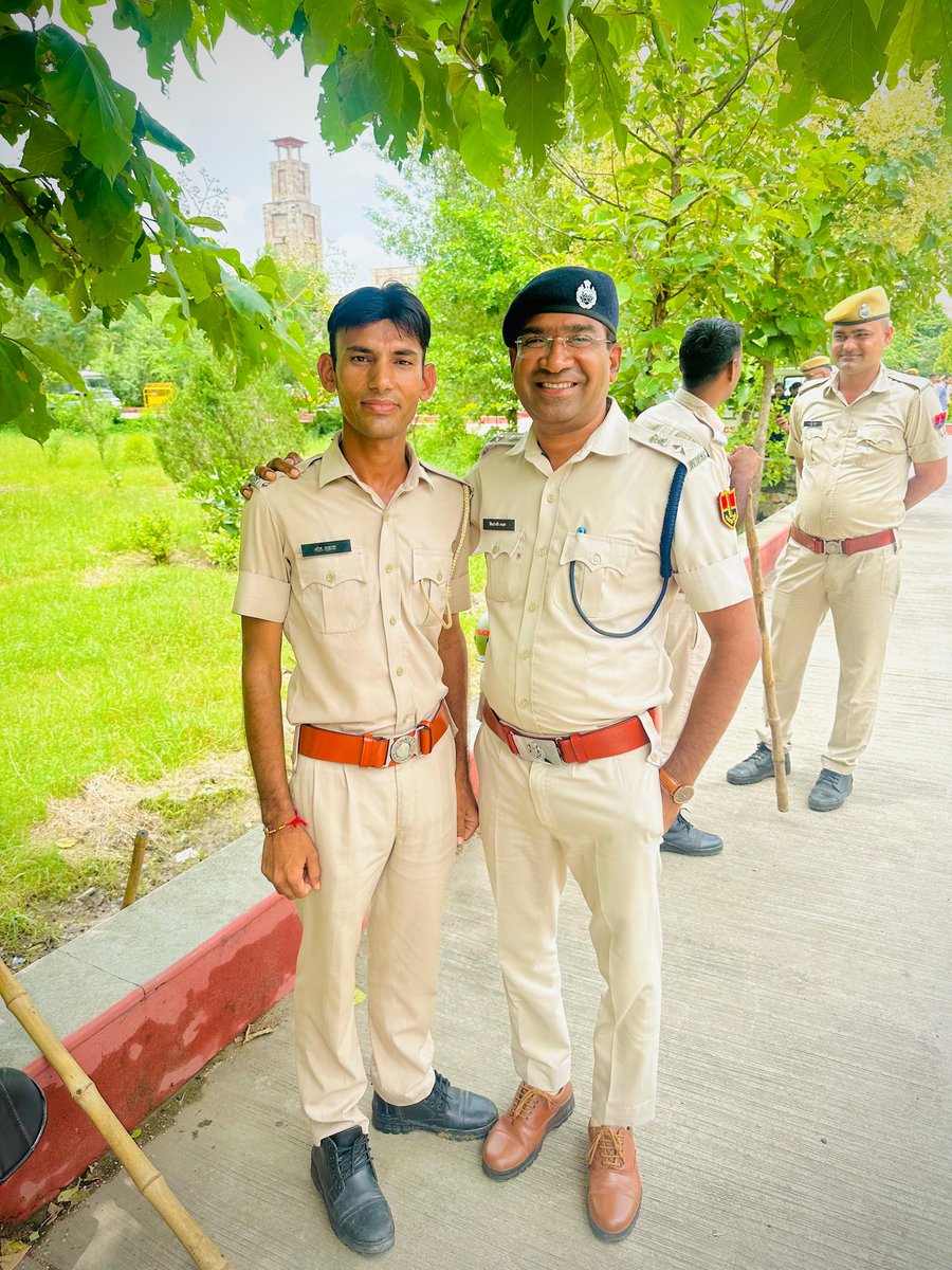 om_batadu's tweet photo. आज झालावाड़ के एडिशनल एस.पी. साहब श्रीमान चिरंजी लाल जी मीणा से आत्मीय मुलाकात हुई 🔥⭐🚨🙏 #reels #viral #instagood #instagram #reelsinstagram #training #short #rajasthan #rajasthanpolice #police #jhalawar #kota #aditional #rajasthanpoliceconstable #policeofficer #policethepolic https://t.co/6A3qIyBMv9