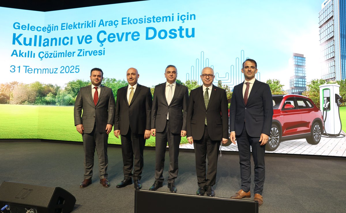 Elektrikle şarjın adımlarının yeniden tanımlandığı Dünyamızı Şarj Ediyoruz Zirvesi <a href="/Halkbank/">Halkbank</a> Genel Müdürlüğünde Hazine ve Maliye Bakan Yardımcısı Sayın İlhan Hatipoğlu'nun da katılımıyla 460 sektör profesyonelini misafir etti. <a href="/halkbank/">Halkbank</a> <a href="/ilhan_hatipoglu/">Dr. İ. İlhan Hatipoglu</a> <a href="/drsinanibis/">Dr.Sinan İBİŞ</a> #otosarj