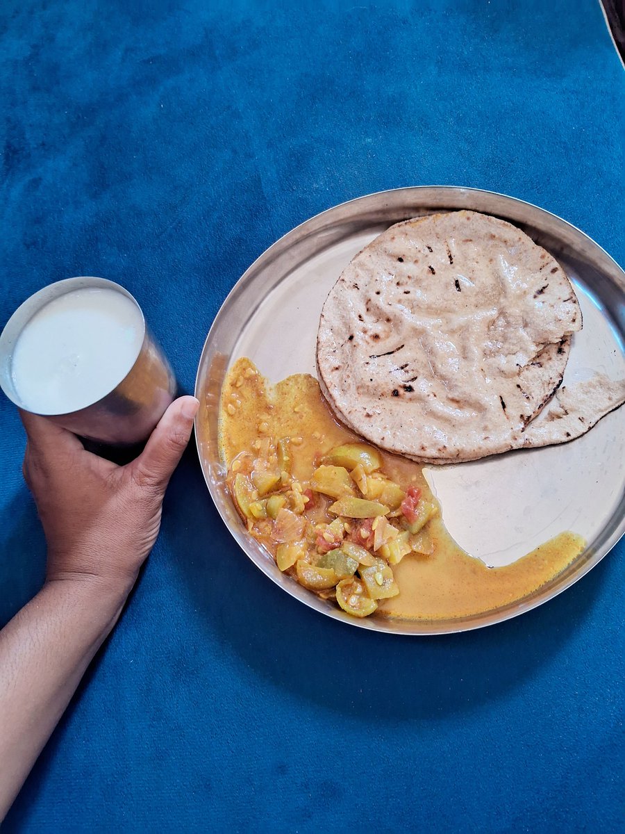 लो जी खाना तैयार है 😋😋