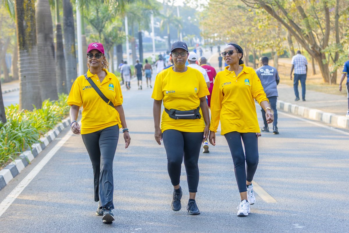CityofKigali's tweet photo. Today, thousands of Kigali residents turned out for the bi-monthly #CarFreeDay, actively participating in various sports and wellness activities.
In line with promoting healthy lifestyles, participants were sensitized on the importance of breastfeeding under the theme: “Invest in Breastfeeding, Invest in the Future.”
@rrainfo also conducted public awareness on the ongoing TENGA PROMO, encouraging consumers to consistently request EBM invoices. By dialing *562#, individuals can register and stand a chance to win prizes in monthly draws.
Requesting EBM invoices not only earns rewards but also contributes to #KigaliYacu and national development.
For more pictures: https://t.co/aORNdOwQjH.
#BeatNCDs