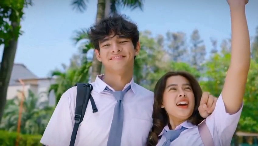 acqelay's tweet image. as long as i'm with you i’ve got a smile on my face. ⭐🤍