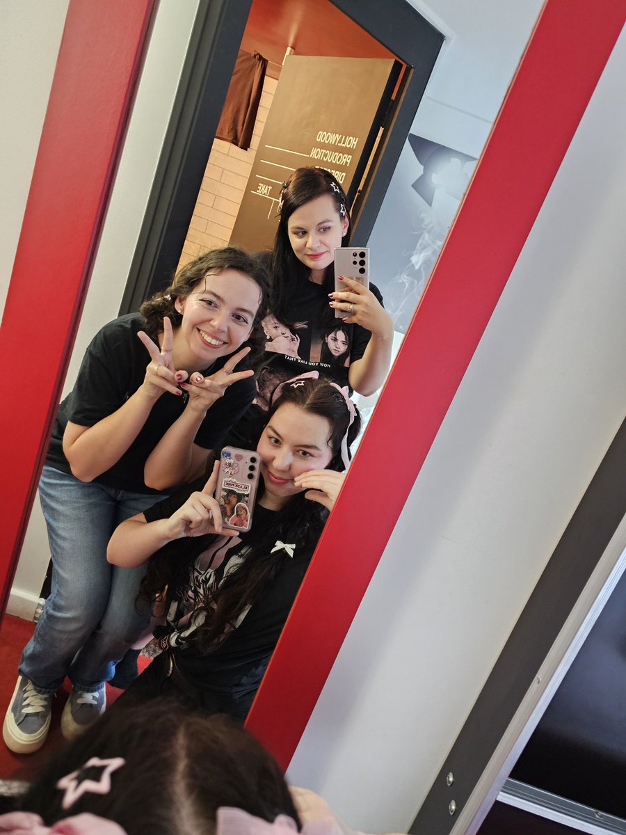 𝑎𝑛𝑎 🫧 tweet media