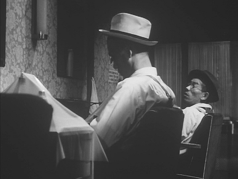 #やっぱり小津が好き
毎日黙々と小津安二郎の映画をつぶやく。

今日はもう帰ってこないと思ってたのに
変なひと連れてきちゃって
嫌んなっちゃうなあ

あぁー、愉快、愉快

「東京物語」1953