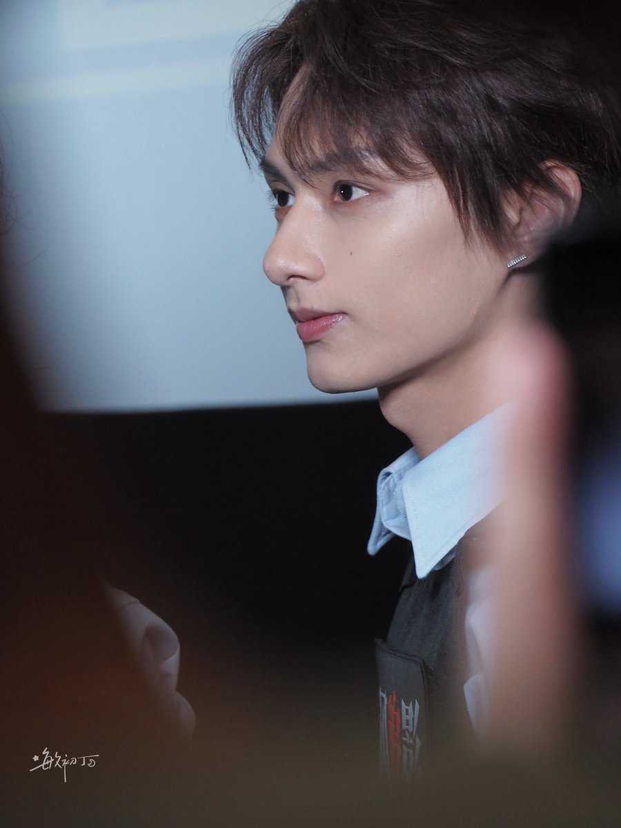 250803 捕风追影首映礼
🌙

#JUN #준 #문준휘 #文俊辉 #ジュン 
#SEVENTEEN #세븐틴
