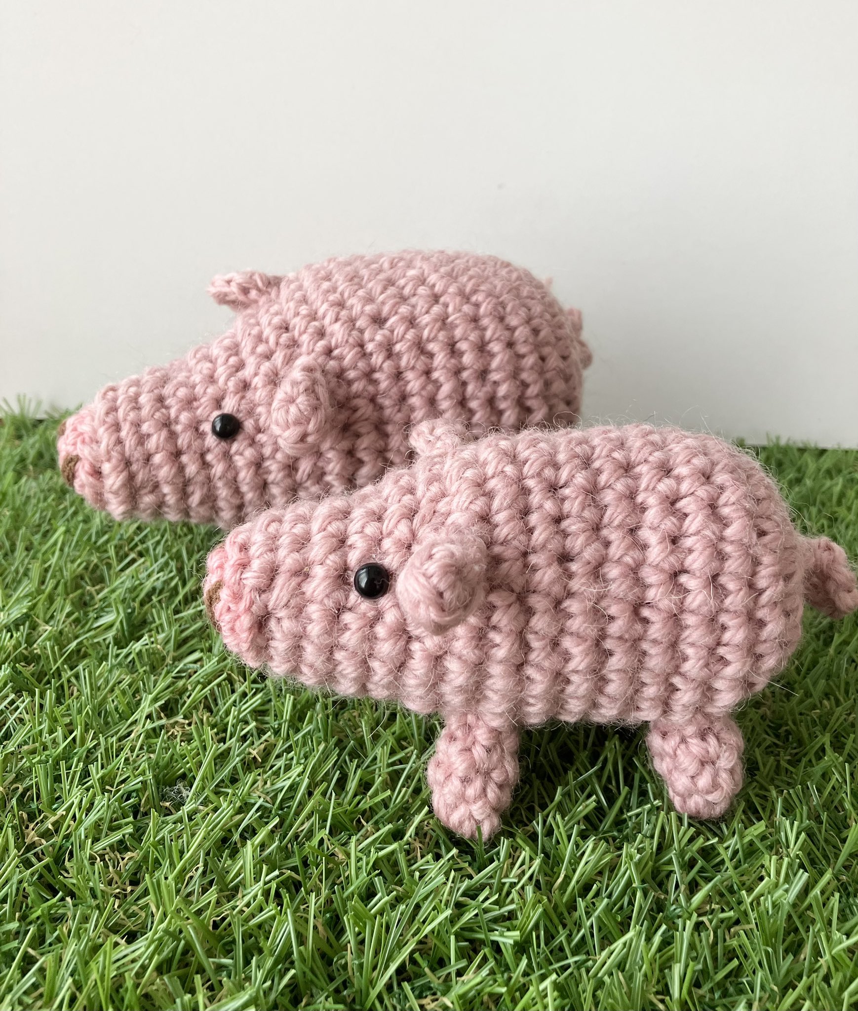 あみぐるみ　梅雨　ぶたさん　【オーダー商品完成】 豚さんのあみぐるみ あみぐるみ 梅雨 ぶたさん 【オーダー商品