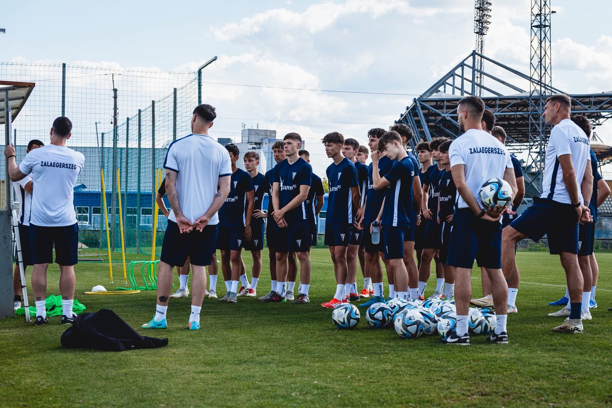 Empezamos un nuevo reto como Entrenador del filial del Zalaegerszegi TE de Hungría. Ilusión y responsabilidad para hacer un buen trabajo 💪🏻🔵⚪️ 🇭🇺 

Excited to begin this new challenge as a Zalaegerszegi TE Second team Head Coach 🔵⚪️