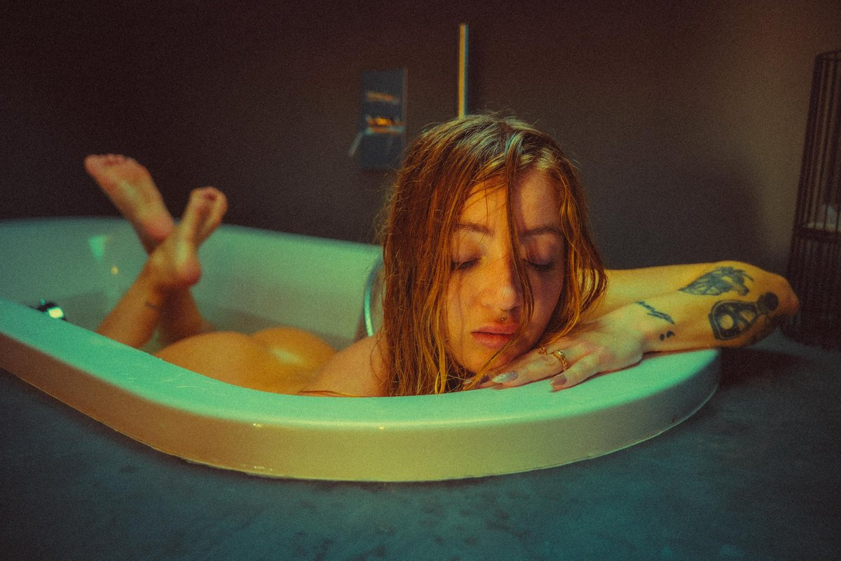 nakedcutiie95's tweet photo. Clean body, dirty mind.
#BathtubConfessions #MidnightMood #NSFWTwitter #DrippingHot #SultrySunday #OnlyFansPromo #AfterHours https://t.co/2N3nriIWzH