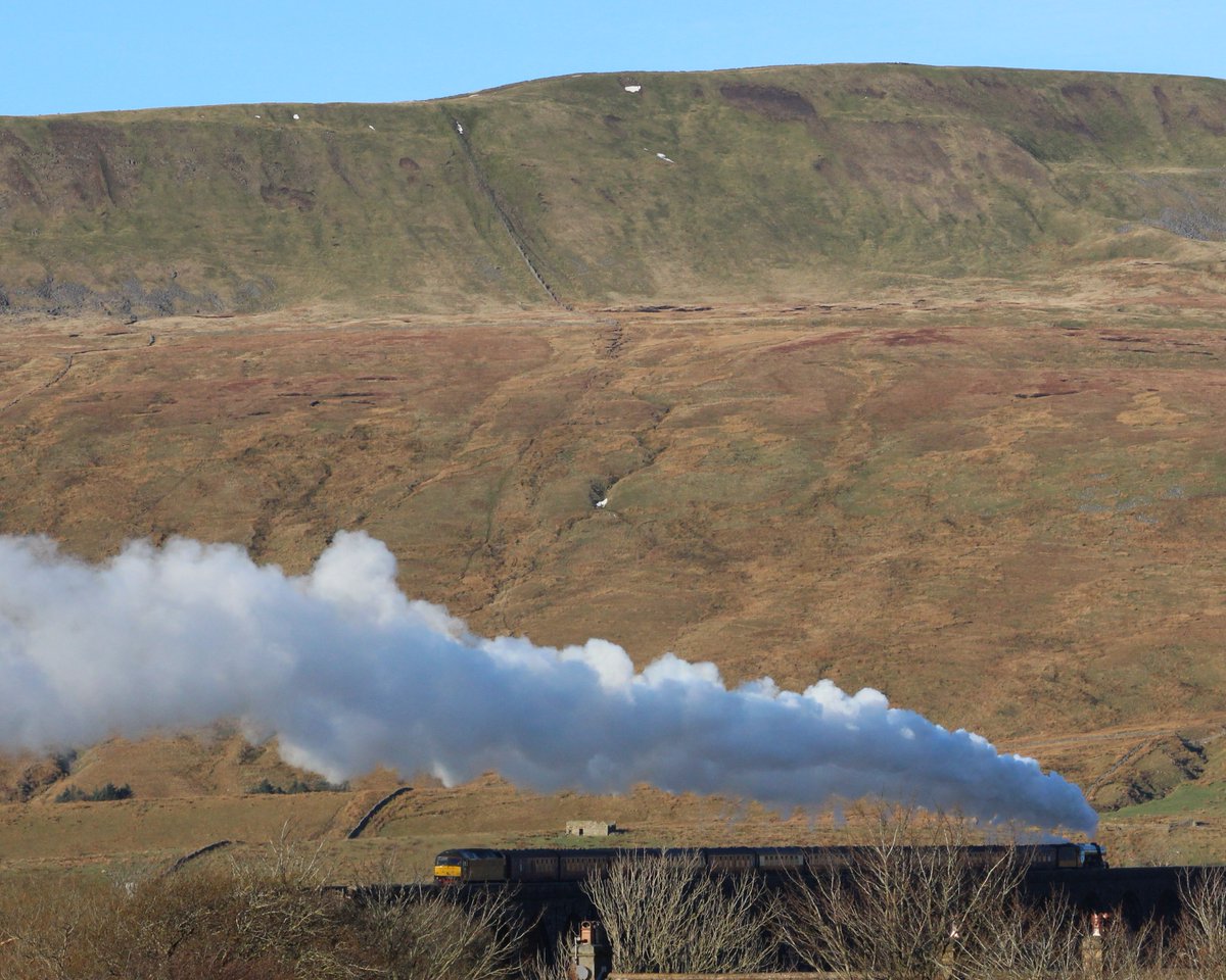 With all this #GreatestGathering &amp; #Railway200 thing going on, here's a picture 'wot I took a couple of years ago, of the Flying Scotsman going over Ribblehead viaduct, Whernside looming large in the background. #flyingscotsman #train #trainspotting