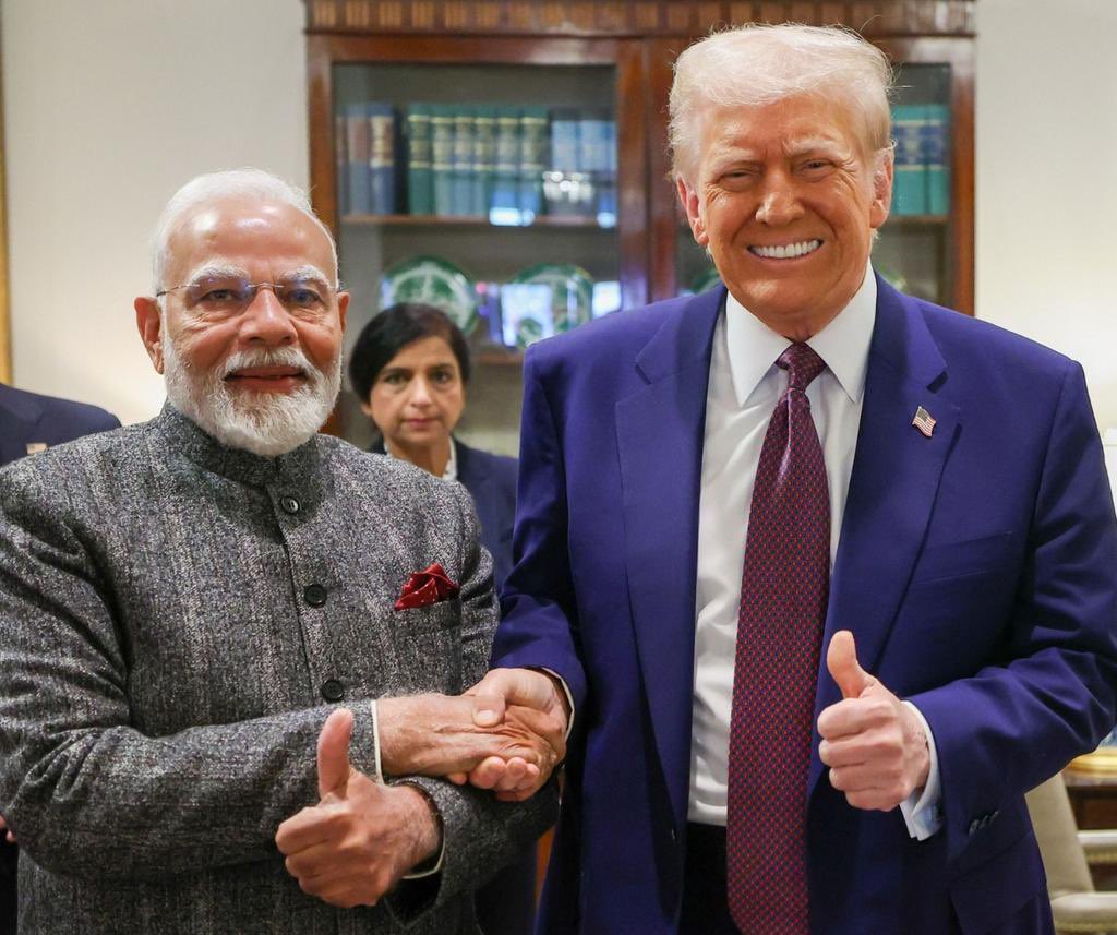 ये ट्रम्प भी हमारे साहब को हमेशा बेवकूफ बनाते रहते है दोस्ती का हाथ बढ़ाकार भारत के पीठ मे छुरा भोंक देते है,

  लेकिन हमारे साहब  को इतनी समझ है ही नहीं जो उसके चाल और नीति को समझ सके
खैर जो भी हो अबकी बार 25% टैरिफ़ लगाने वाले ट्रम्प सरकार 😄😄😄