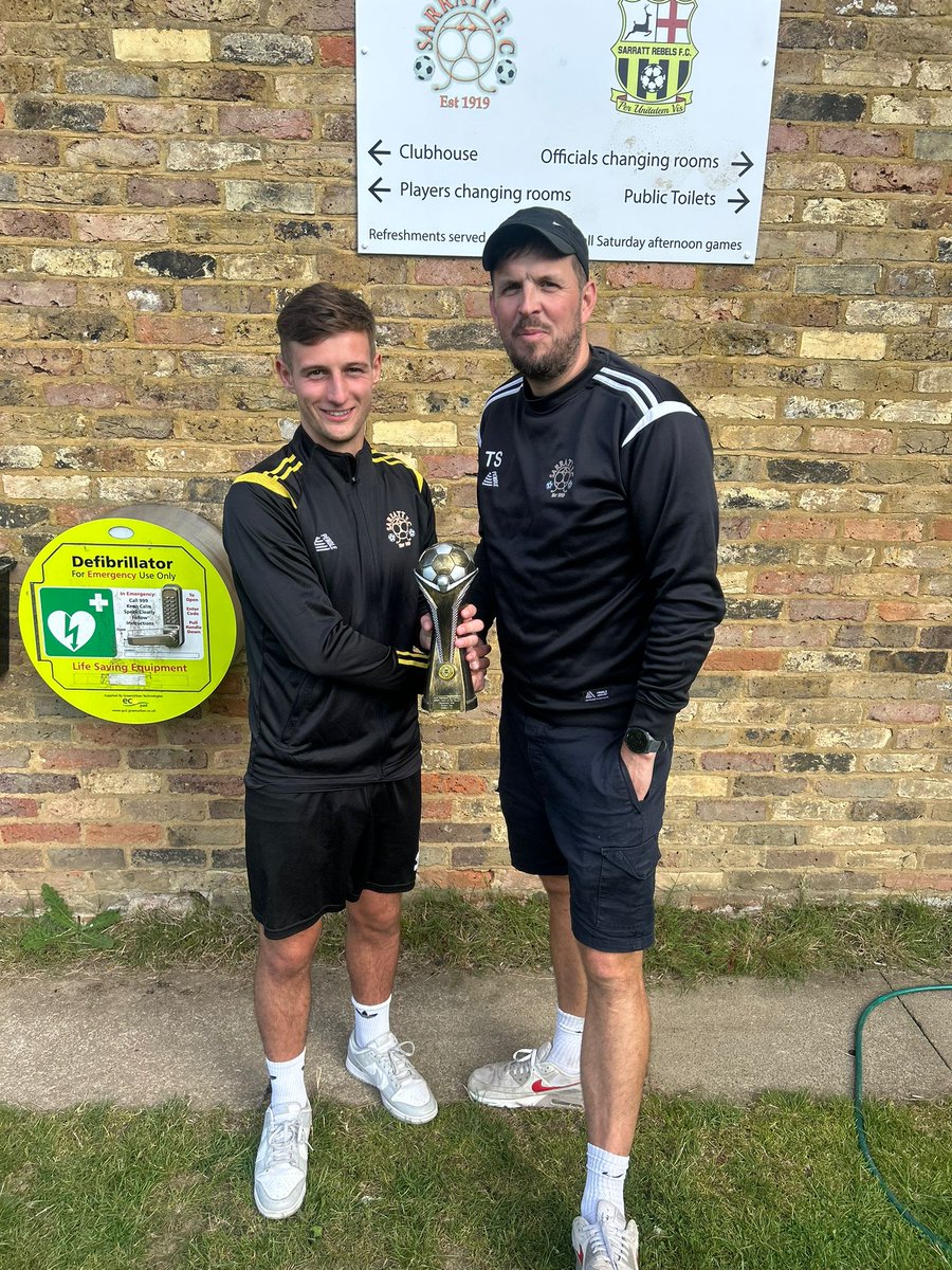 sarrattfc's tweet image. 🤩 Congratulations to yesterday's 𝗠𝗔𝗡 𝗢𝗙 𝗧𝗛𝗘 𝗠𝗔𝗧𝗖𝗛, sponsored and chosen by Pani Coffee + Kitchen, James Evans!

#SarrattFC 🟨⬛