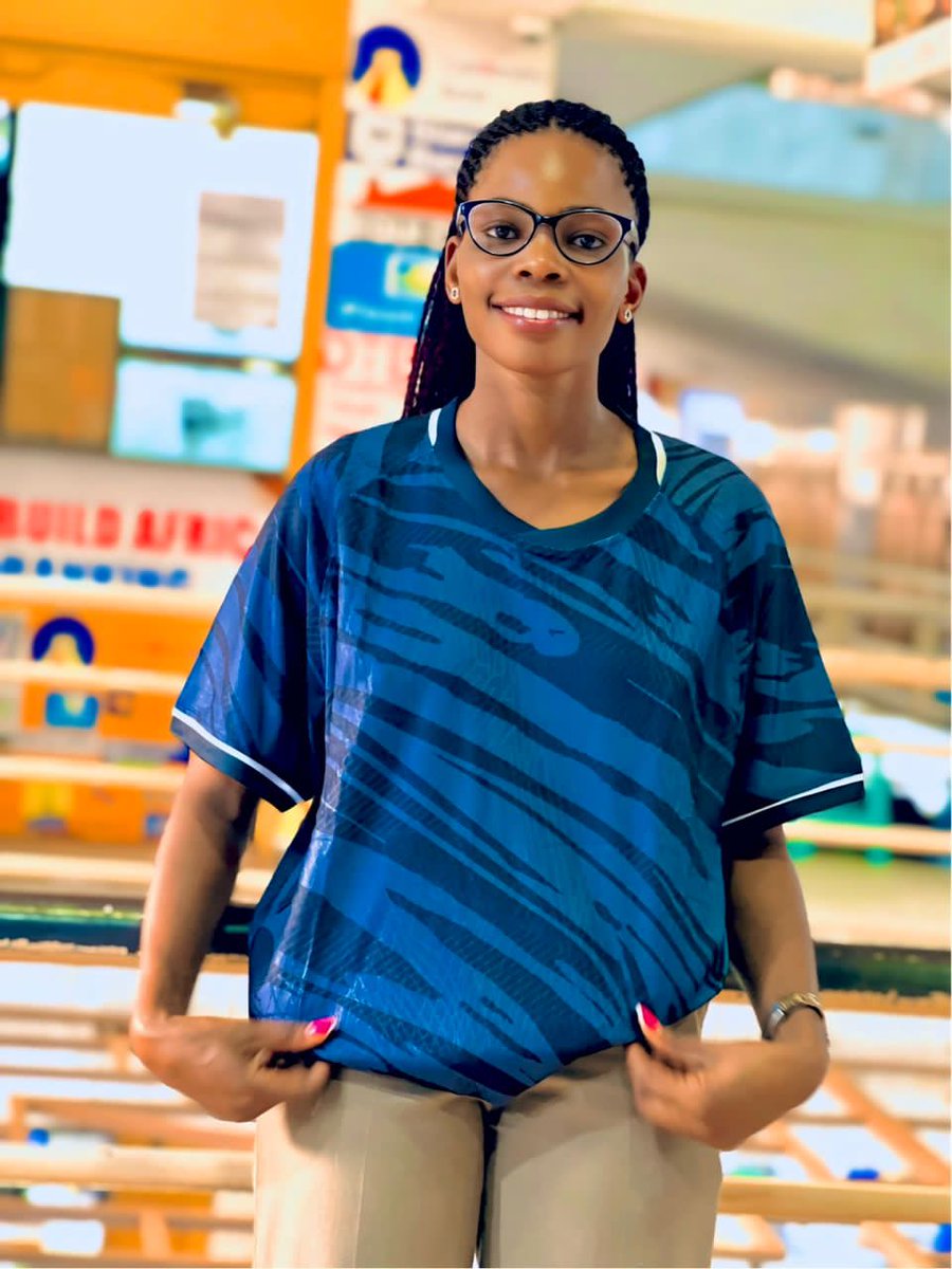 Name: Nuwatuha prossy 
Tribe : munyakole 
Age :24
Birth month :April
Profession :Accountant
Current work : selling jerseys 😹
Talent : footballer
Football team : Manchester united ♥️♥️♥️
Hobbies: watching football ♥️♥️♥️
Follow me I follow you back if you need more details 🤝♥️