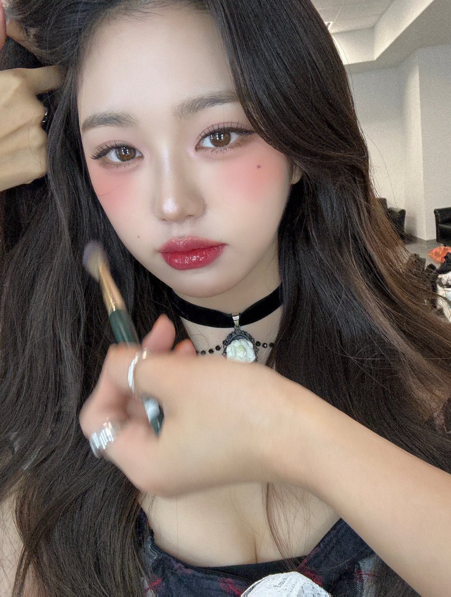 foreveryyoung10's tweet photo. [#워녕이🎀]

뿅🖤

#IVE #아이브 #アイヴ #WONYOUNG #원영 #JANGWONYOUNG #장원영 #ウォニョン https://t.co/60i1qgYht1