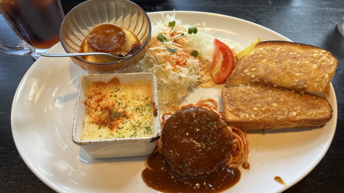 sekiray74's tweet photo. 今日のランチ😋🍴💕
#Muche #アーモンドトースト #レディースセット https://t.co/qGcbb83l3i