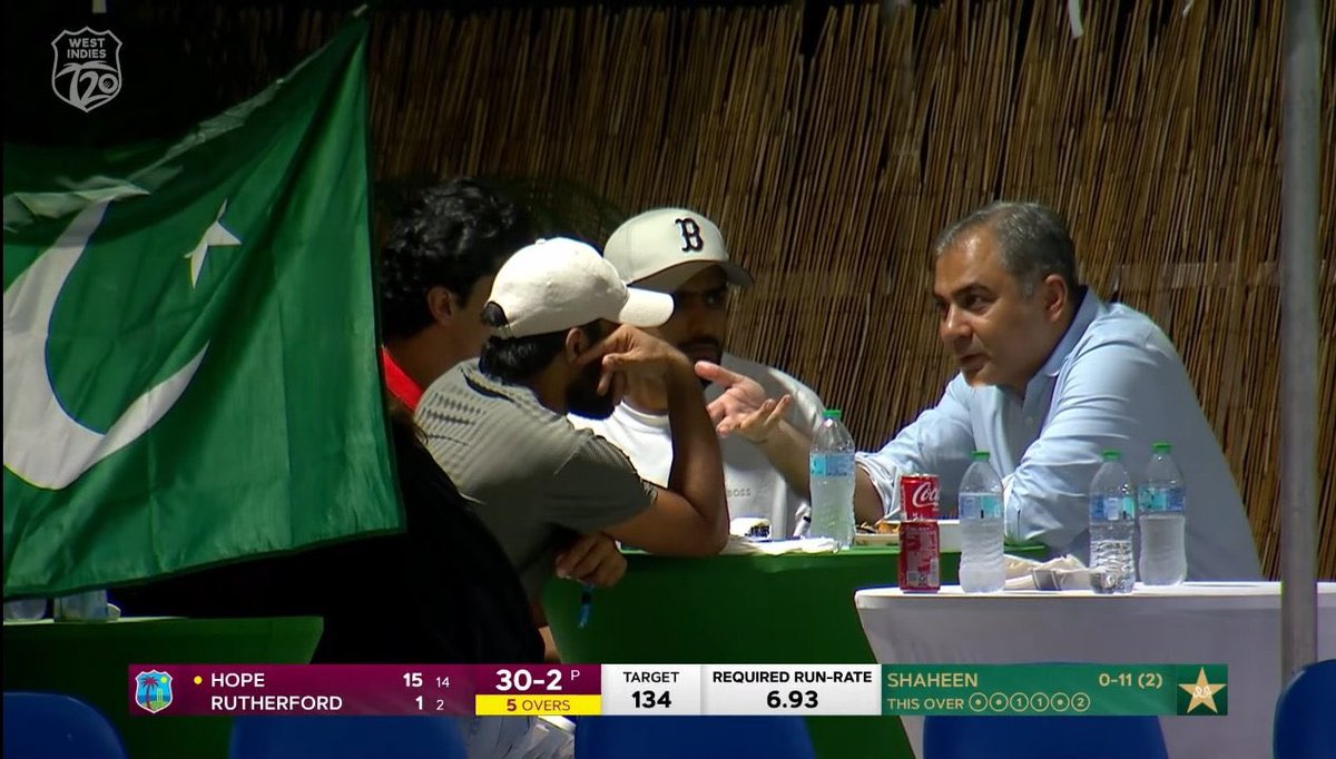 🤯 Big Scenes in Florida! 🇵🇰
PCB Chairman Mohsin Naqvi was seen in a serious conversation with Babar Azam, Mohammad Rizwan, and Naseem Shah during the 2nd T20I against West Indies.
