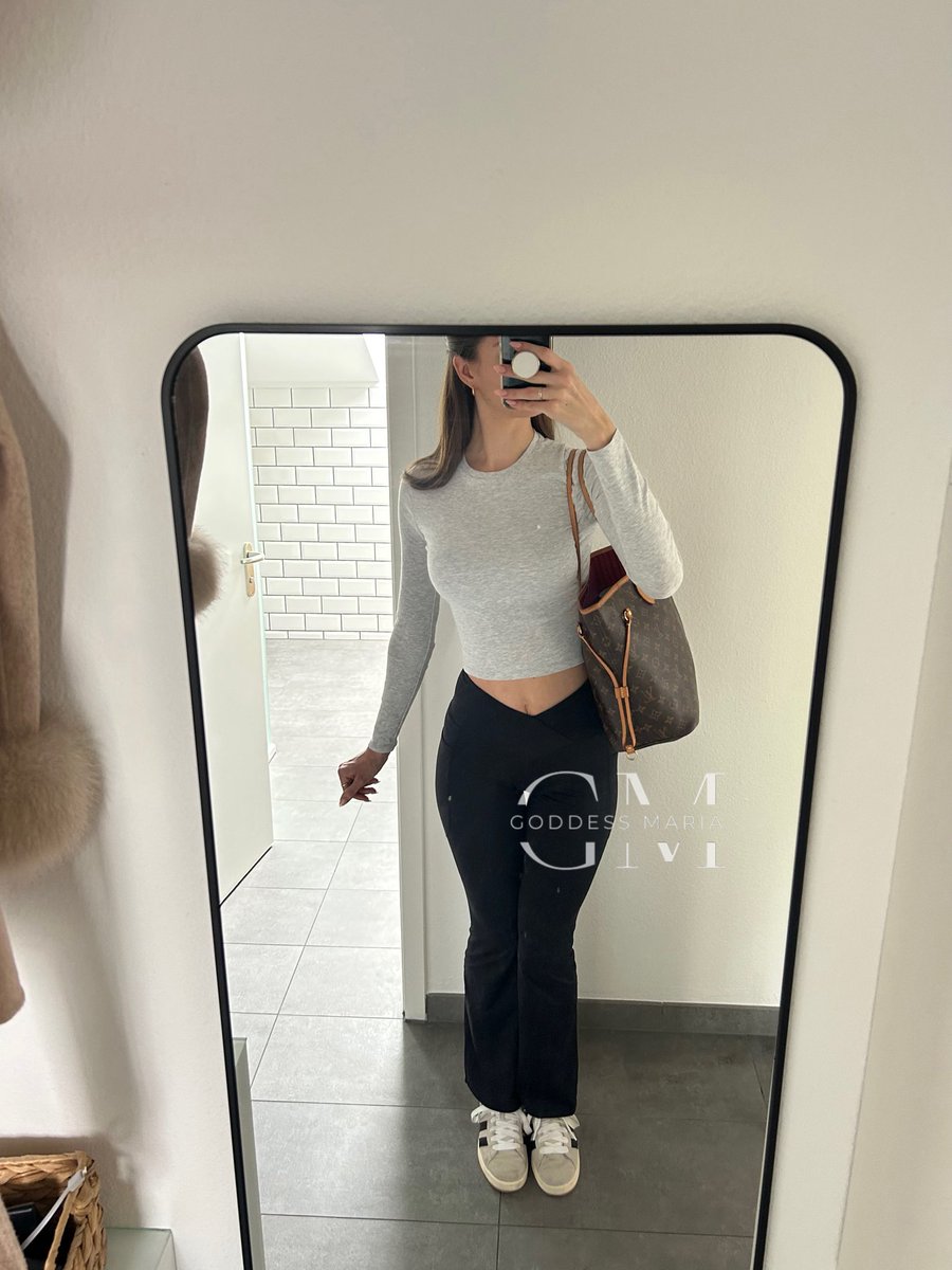 on my way to be your library crush 🧸 

send coffee for today’s study session!