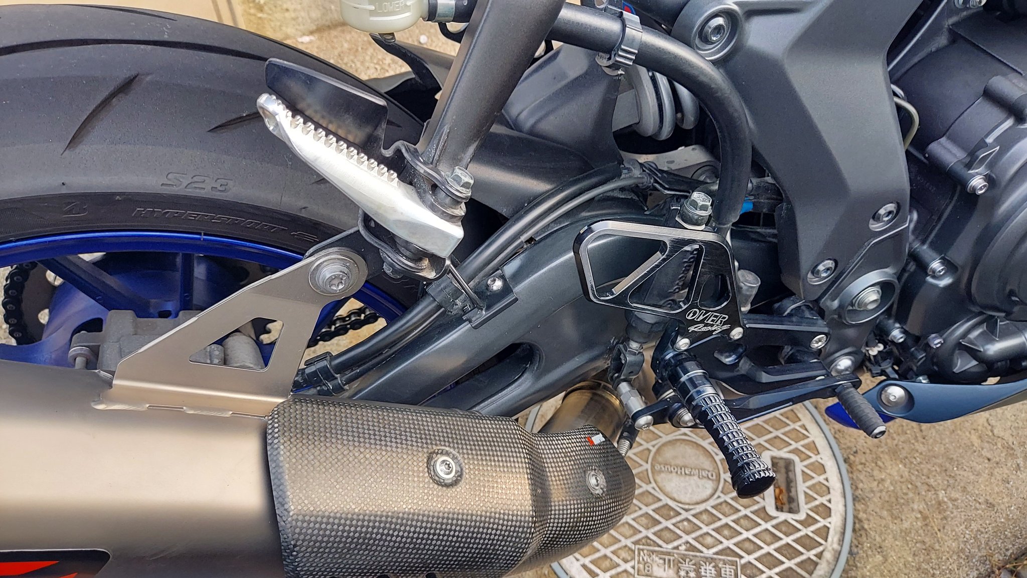 ♡R7ページ♡ インソールにピザパイ柄！？ナイキ SB ダンク ロー “メタリック