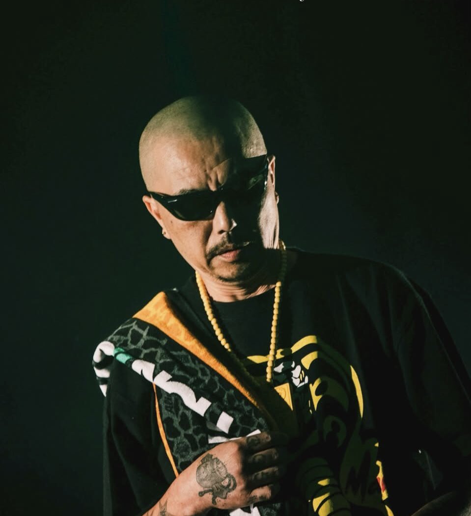 ラッパ我リヤのアルバム作ってるのですが今回はフューチャリングなどはせずに100パーセントガリヤで挑んでます‼︎で、やばすぎるスキル12のリリックができたぜ✌︎