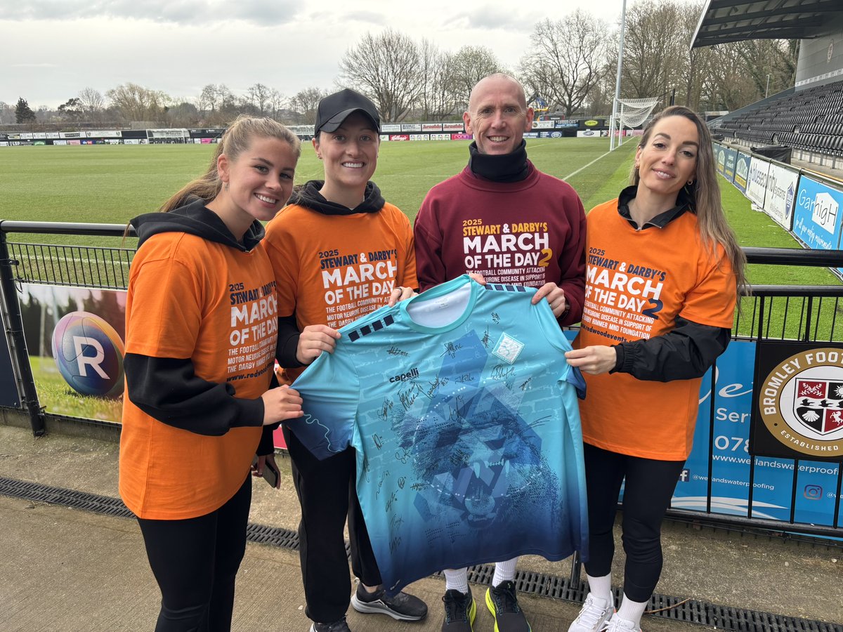 Mike Wilson* (@redsmail) on Twitter photo 9 hours left. <a href="/LC_Lionesses/">London City Lionesses</a> fans, here is a chance to bid for a shirt donated by Campbell, Brougham & Asllani. This is an auction in support of the <a href="/DarbyRimmerMND/">Darby Rimmer MND Foundation</a> and all money raised will support the fight against MND.
Bid here
uk2.emma-live.com/MOTDIIAuction/… 9 hours left. <a href="/LC_Lionesses/">London City Lionesses</a> fans, here is a chance to bid for a shirt donated by Campbell, Brougham & Asllani. This is an auction in support of the <a href="/DarbyRimmerMND/">Darby Rimmer MND Foundation</a> and all money raised will support the fight against MND.
Bid here
uk2.emma-live.com/MOTDIIAuction/…
