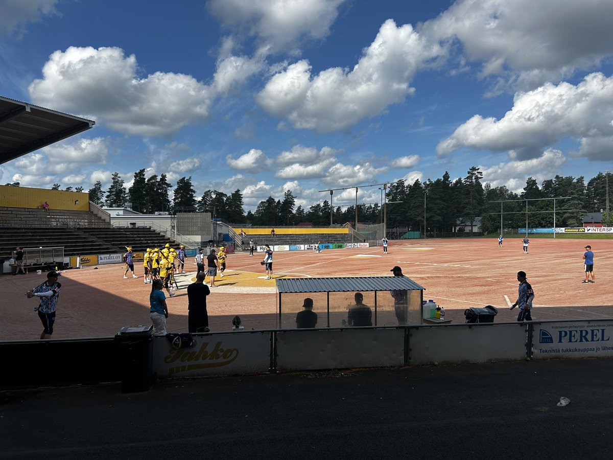 The first game for today is Puna-Mustat academy team against Tahko in Suomensarja. 
It’s the perfect start to my #EnglishGame journey. Especially Espoo’s game manager is <a href="/MPHornet/">Mikko Pirhonen</a> and the chief umpire is Ville Mustonen from last year’s English Game.

#pesis #FinnishBaseball