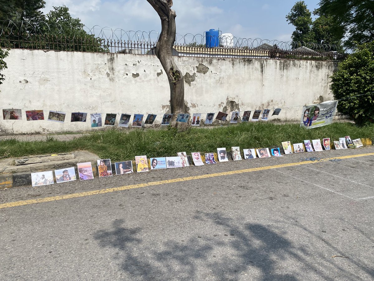 Asad Ali Toor (@asadatoor) on Twitter photo 🚨🚨#BREAKING: 19th day Baloch missing persons families in #Islamabad, shortly to start a press conference. Prominent lawyer leader <a href="/iamrabbiyabajwa/">Rabbiya Bajwa</a> and human rights <a href="/ImaanZHazir/">Imaan Zainab Mazari-Hazir</a> and <a href="/AdvHadiali/">Hadi Ali Chattha</a> also present in the sit in. 🚨🚨#BREAKING: 19th day Baloch missing persons families in #Islamabad, shortly to start a press conference. Prominent lawyer leader <a href="/iamrabbiyabajwa/">Rabbiya Bajwa</a> and human rights <a href="/ImaanZHazir/">Imaan Zainab Mazari-Hazir</a> and <a href="/AdvHadiali/">Hadi Ali Chattha</a> also present in the sit in.