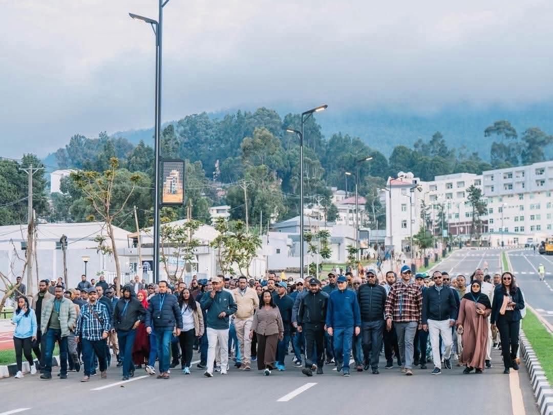 Jigjigamedia's tweet photo. Thank you so much, Mayor #Adanech! You have done an outstanding job transforming the entire image of Addis Ababa into a modern standard city. Addis Ababa is the greenest city in the world. #Halkani waa Horumarka marinada ee laga sameeyay inta u dhaxaysa Entoto iyo Arat kilo ee Addis ababa oo ay saaka hogaaminta xisbiga barwaaqo lug kusoo mareen,
Raisul wasaare Abiy ahmed ayaa sheegay inay halkan ay maanta mareen tahay Qaybaha magaalada ee isbedelka cajiibka ah ee dhanka bilicdu ka dhacay
Madaxweyne Mustafa Omer ayaa kormeerkan qayb ka ahaa. @AdanechAbiebie