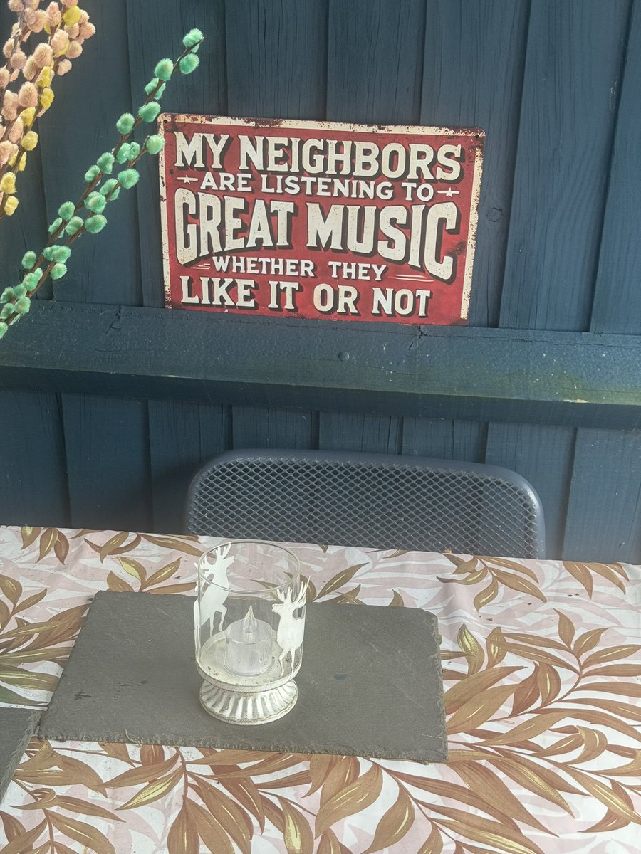 Switch off to all the shite going on sorting my man cave and signs new one for fence outside 🤙🤘😂😂