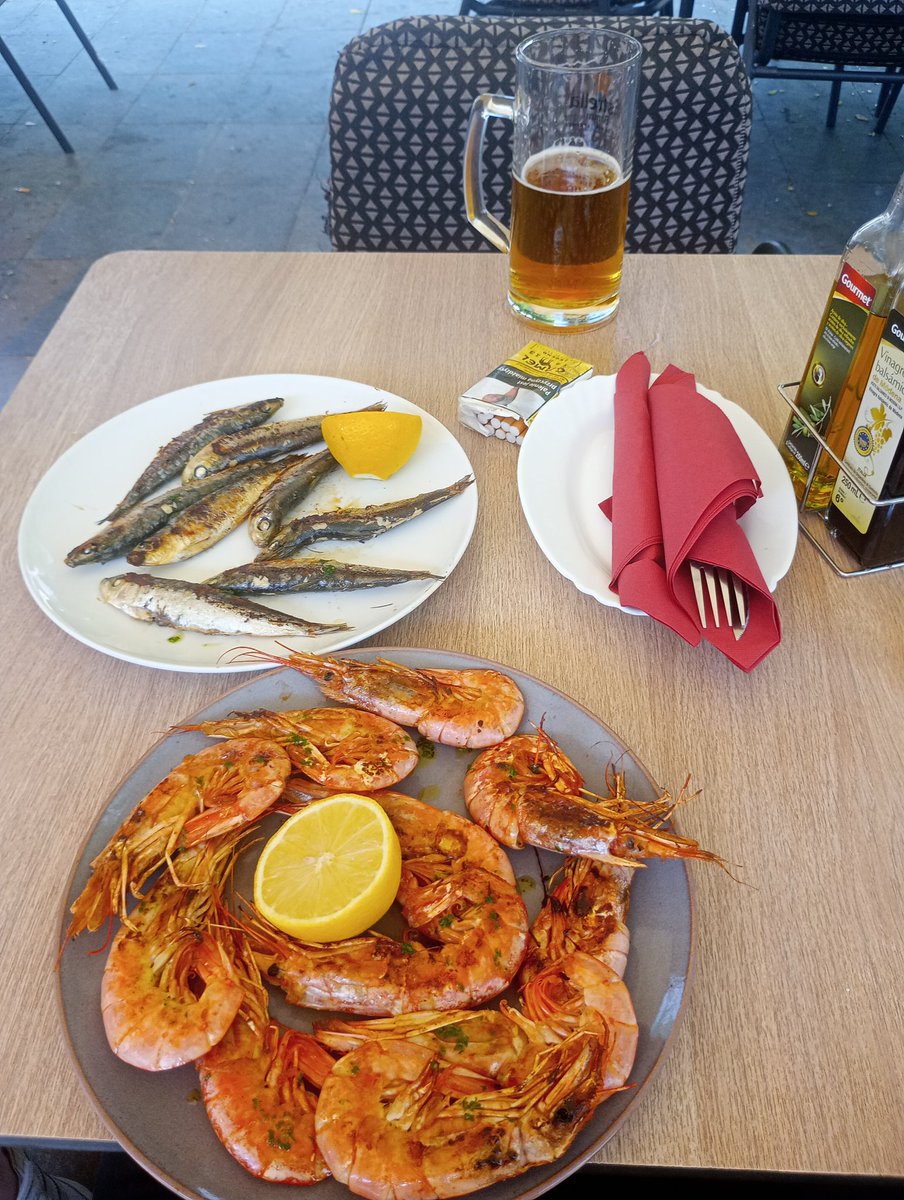 shrimps and beer please 👋🏼🇪🇸