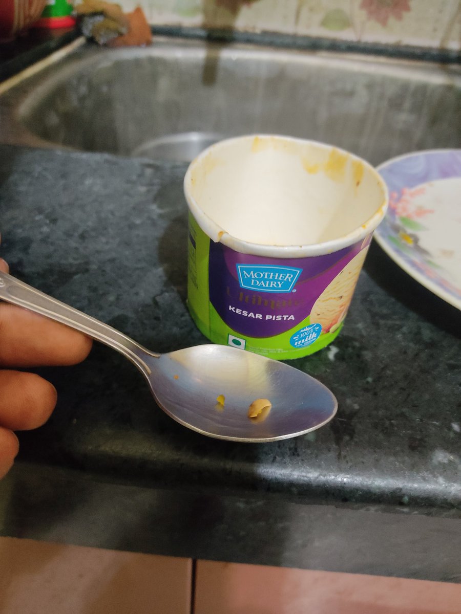 codeerasunny's tweet image. I bought a cup of ice cream yesterday and was shocked to find a human nail in it.
This is absolutely unacceptable. What’s going on, @MotherDairyMilk?