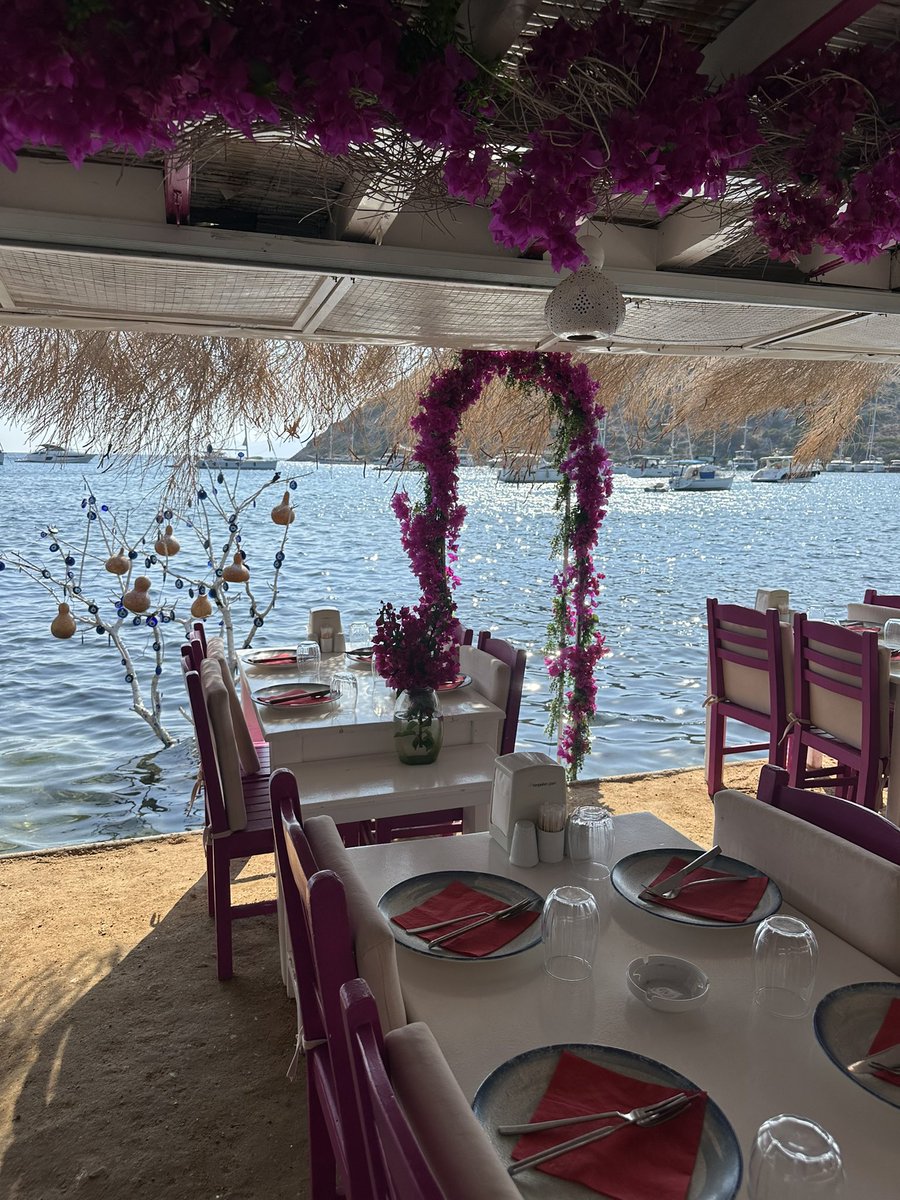 اجواء رومنسية وكذا