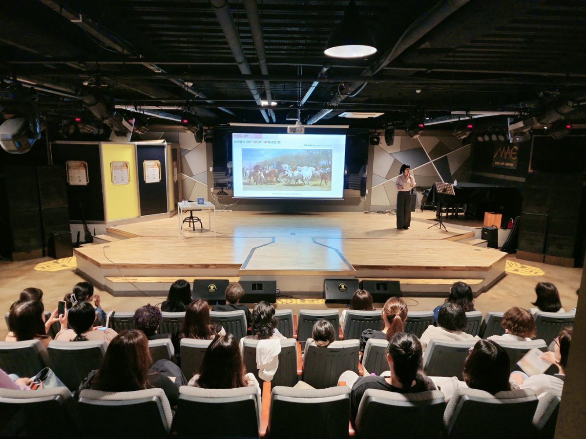 외모지상주의에 의해 여성청년이 겪는 어려움에 관해 제가 10년전 했던 작업을 보고, 어떤 분이 ‘지금은 시대가 달라지지 않았냐, 나도 이전보다 더 당당해졌는데, 여전히 그렇게 생각하냐?’고 묻는 거예요. (이충열)
우리가 소비하는 이미지들의 ‘효과’에 대해 고민해봐요  ildaro.com/10241