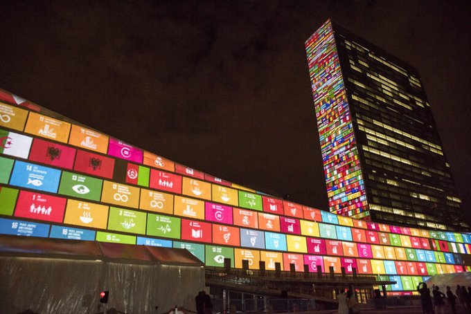 Curs online gratuït *L'Agenda 2030 com a recurs d'educació crítica en Ciutadania Global* Descobreix com integrar-la en el currículum per treballar la #sostenibilitat i els #dretshumans. Organitzat per <a href="/SolidaritatUB/">Solidaritat UB</a> <a href="/educaciocat/">Educació</a> <a href="/idp_iceub/">idp-ub</a> Inscripcions: tuit.cat/R1KK2