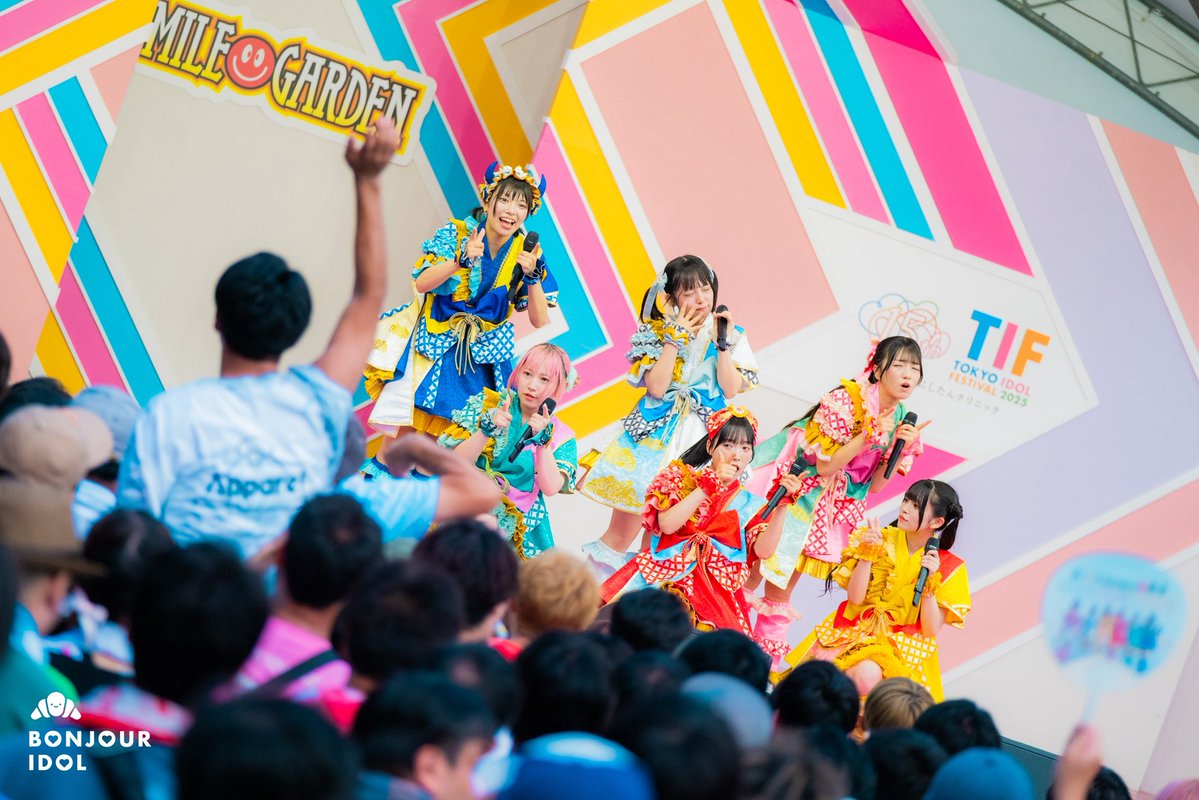 BONJOUR IDOL 公式 🇫🇷 (@bonjour_idol) on Twitter photo As usual, Appare! did not fail to bless SMILE GARDEN with one of their much-anticipated "Boku dake no Wonderland" performances, fans merrily dancing and strolling along! 🎉
<a href="/official_appare/">Appare!(あっぱれ)</a>
#TIF2025 #Appare #BonjourIdol As usual, Appare! did not fail to bless SMILE GARDEN with one of their much-anticipated "Boku dake no Wonderland" performances, fans merrily dancing and strolling along! 🎉
<a href="/official_appare/">Appare!(あっぱれ)</a>
#TIF2025 #Appare #BonjourIdol